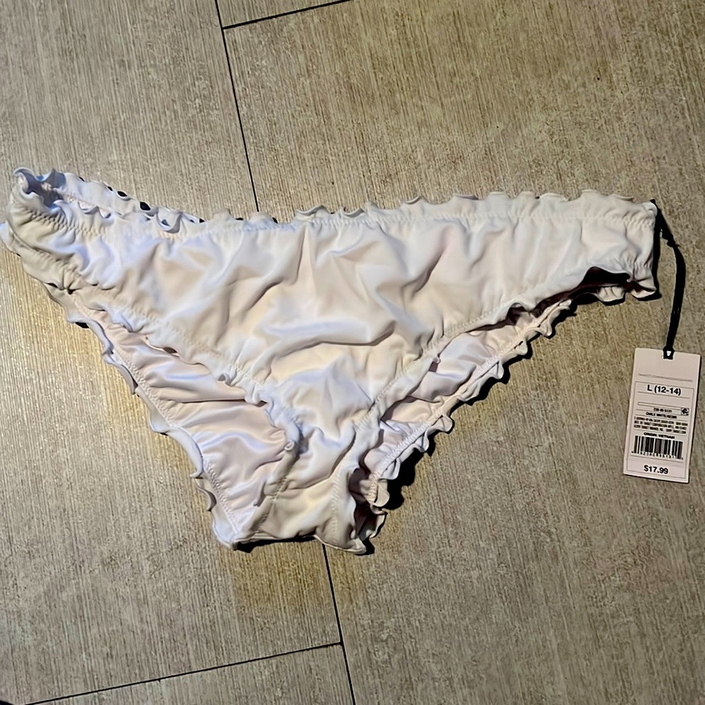 White scrunchie butt bathing suit bottome